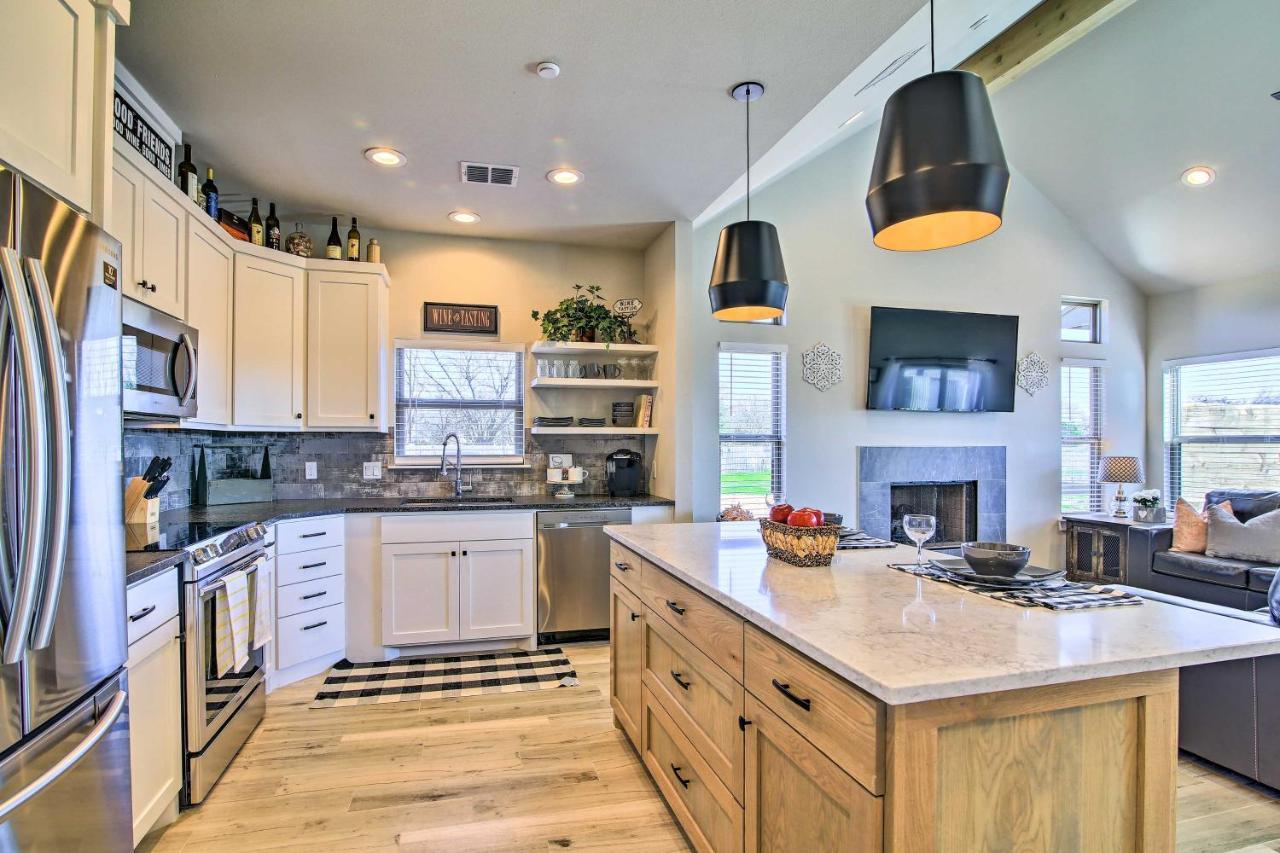 Uncorked Ranch Hill Country Home 1 Mi To Winery Фредериксберг Экстерьер фото